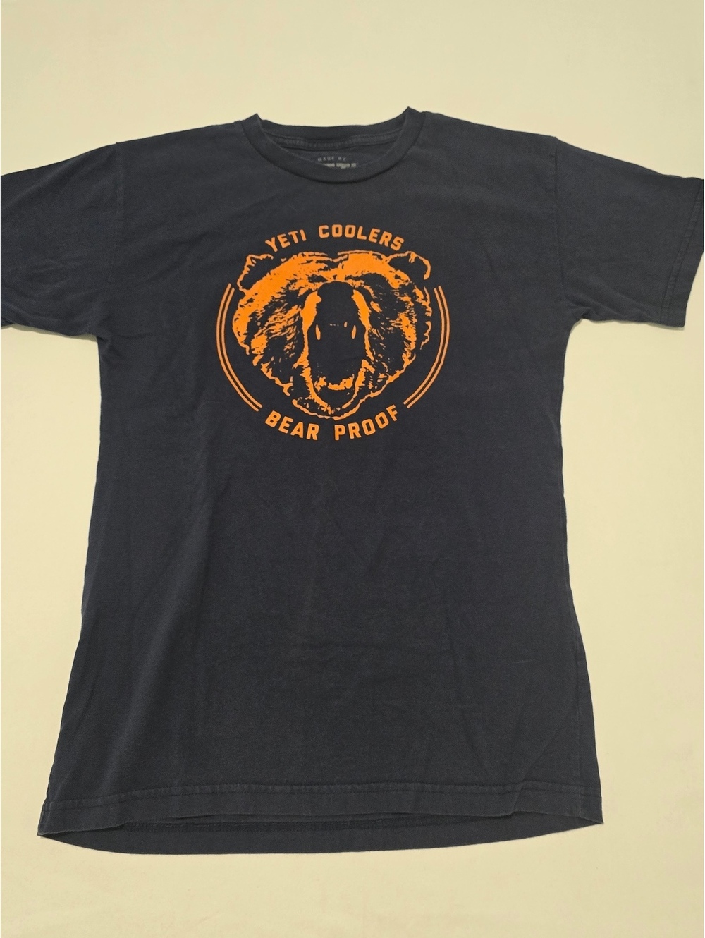 YETI Coolers Bear Proof Graphic T-Shirt Medium Navy Blue 100% Cotton